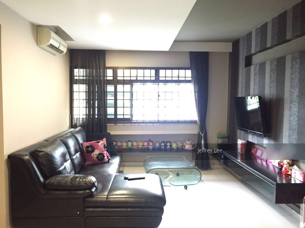 Toh Guan Road thumbnail photo
